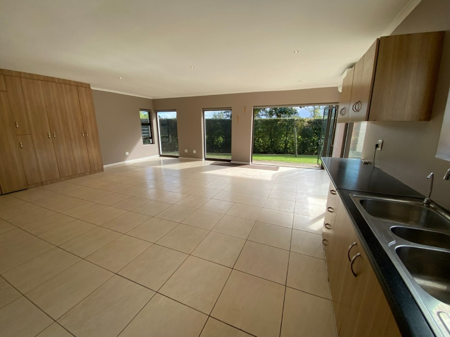 5 Bedroom Property for Sale in Highlands Western Cape